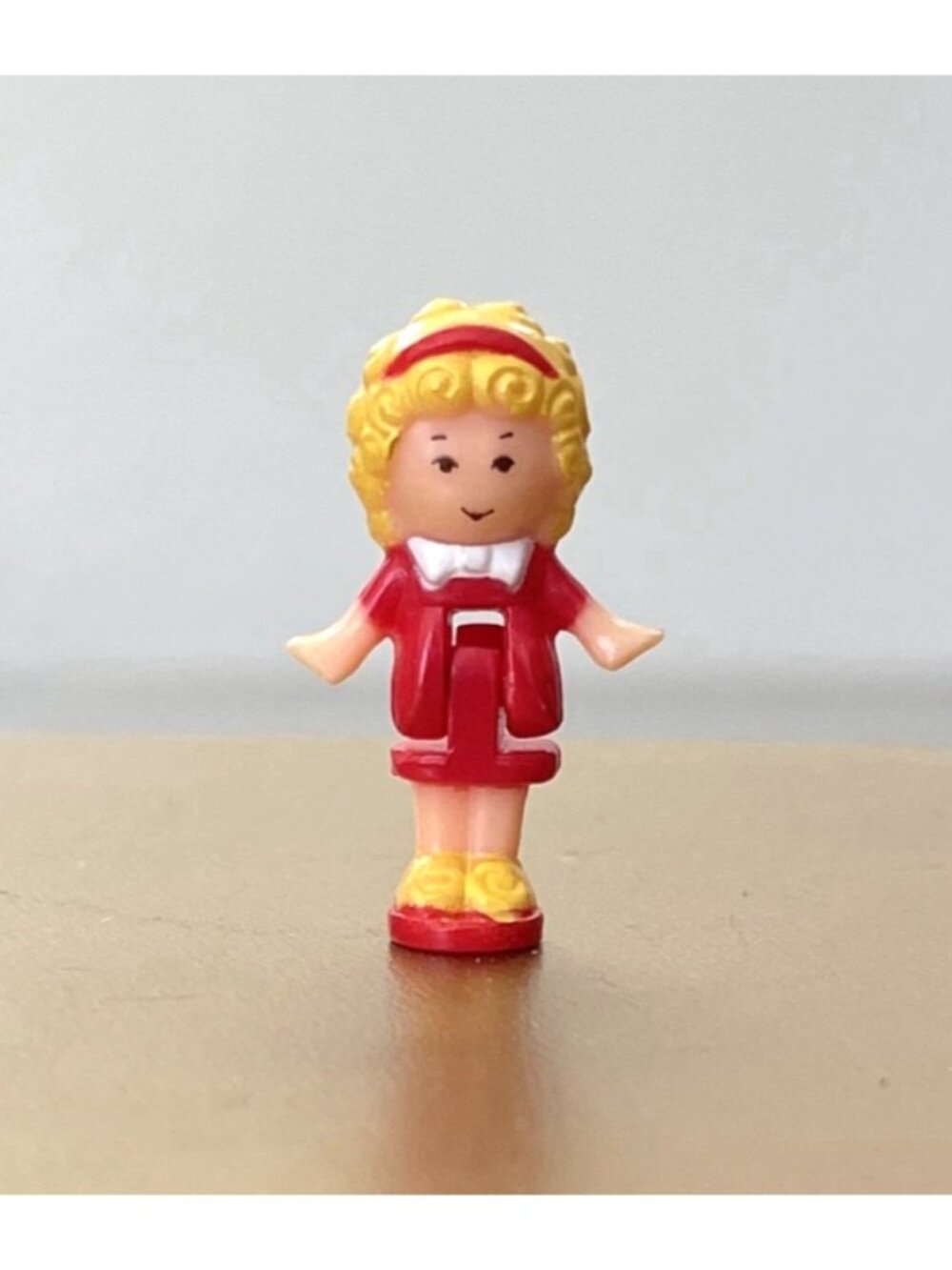 Vintage Polly Pocket 1989 Bluebird Figure Red Dress Townhouse Cafe Replacement - Picture 3 of 11